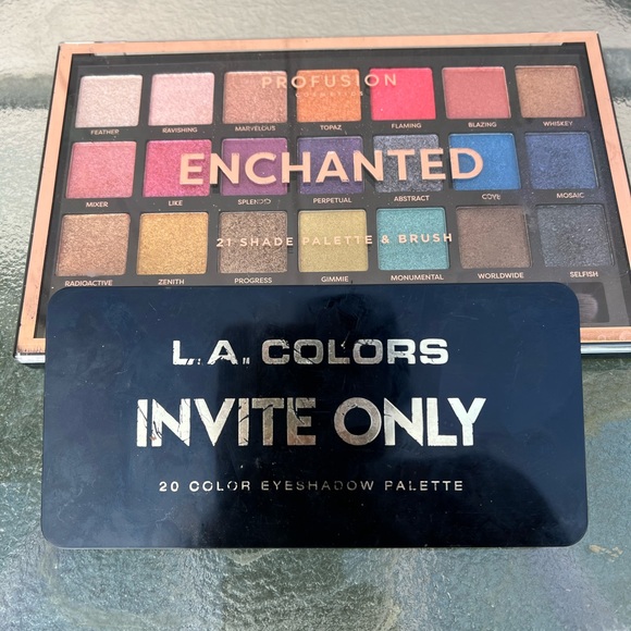 Makeup - Picture 2 of 4